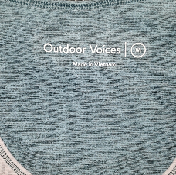 Outdoor Voices| Racer Back Slash Back Sports Bra - Picture 5 of 7